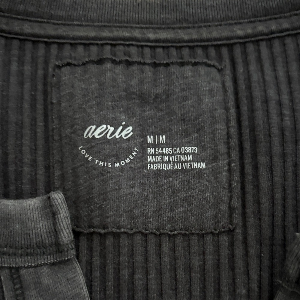 Aerie Dark Gray Ribbed Top Medium - Picture 2 of 4